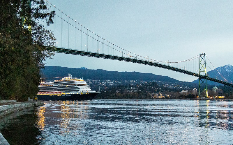 cruiseschip Koningsdam Holland America Line in Vancouver