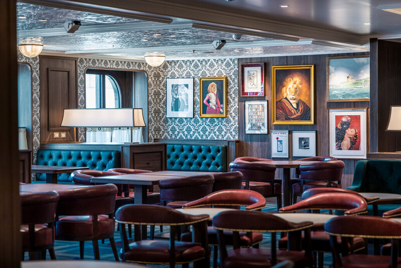 Golden Lion Pub van Cunard cruise schip Queen Anne