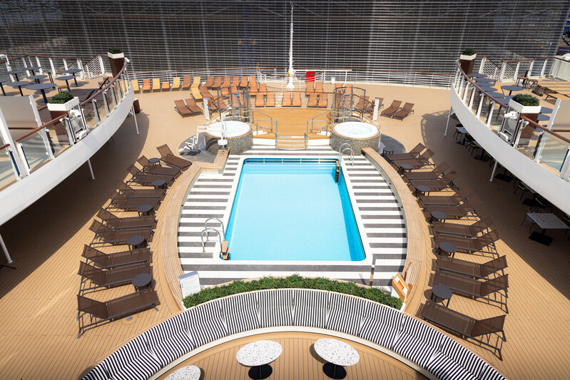 Panorama Pool van Cunard cruise schip Queen Anne