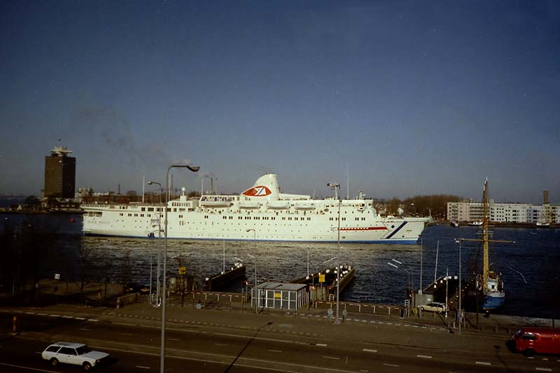 Black Prince van Fred. Olsen Cruise Lines in Amsterdam