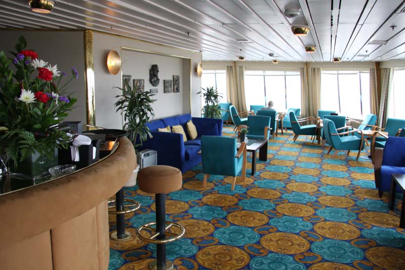 cruiseschip Boudicca van Fred. Olsen Cruise Lines in IJmuiden