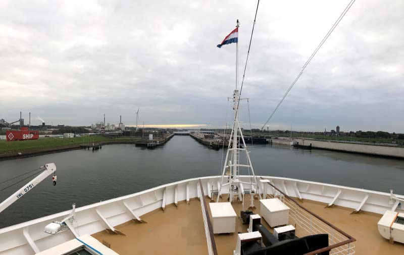 cruise met cruiseschip rotterdam van holland america line