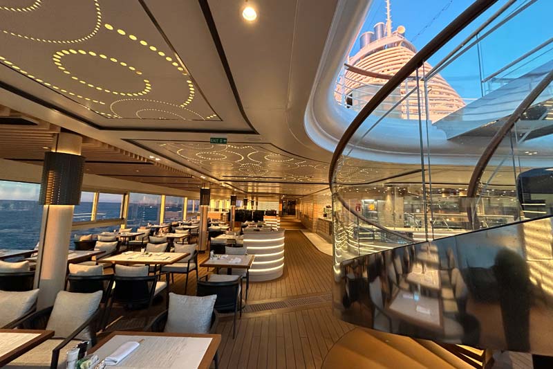 Pool Grill - reisverslag Regent Seven Seas cruiseschip Seven Seas Grandeur