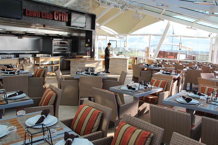 Foto's van The Lawn Club grasveld op het cruiseschip Celebrity Reflection Foto's van The Lawn Club grasveld op het cruiseschip Celebrity Reflection