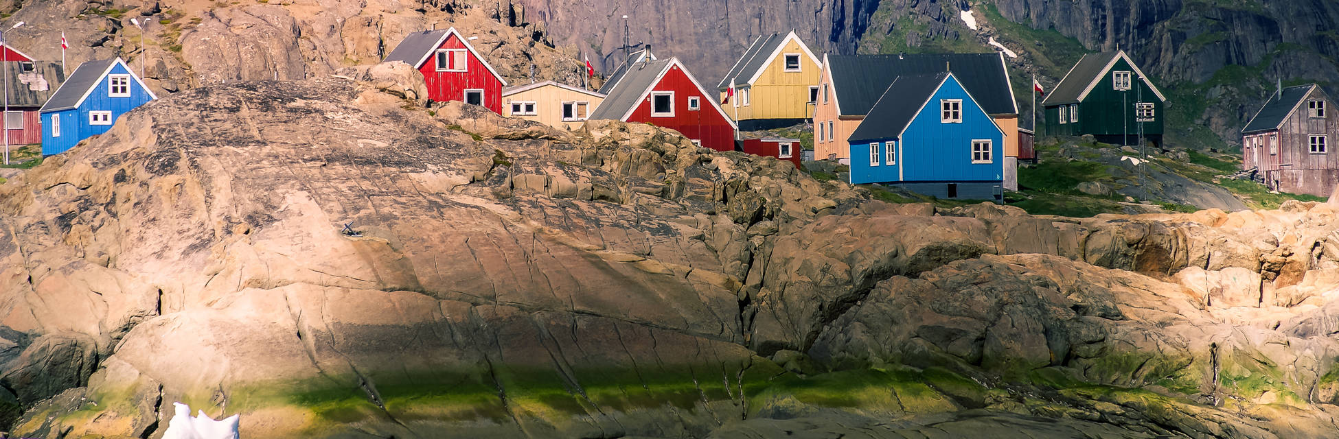 Groenland-huisjes-AdobeStock_182871073-89c7a37c.jpg