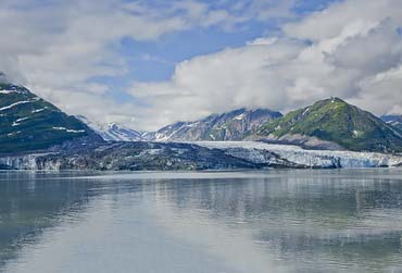 banner-reling-glacier-bay-hubbard-galcier-alaska.jpg